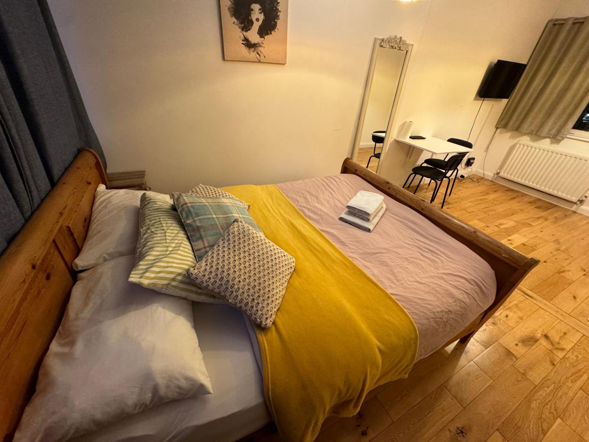 Cozy Near Pensión Londres
